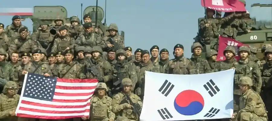 美国在韩国的驻军多达2.8万人，这群美国大兵吃着韩国的饭，拿着韩国的钱，关键时刻