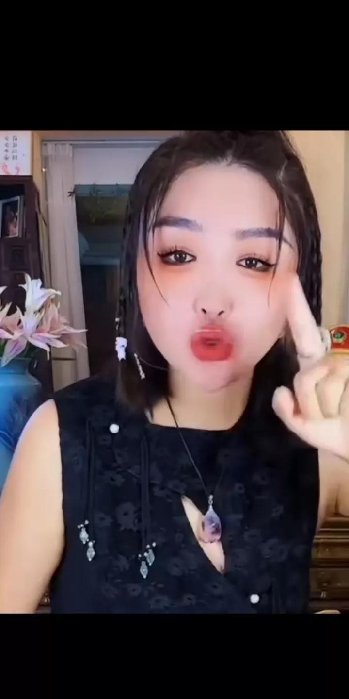 [多年师徒之情因一块玉彻底决裂，娇娇直播间给师傅魏三开皮，曝光微X聊天记录，直言