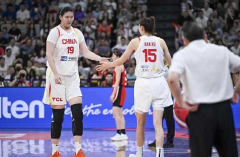 中国女篮输给日本女篮，没能在家门口实现卫冕，最终收获季军，固然是遗憾的。不过严格