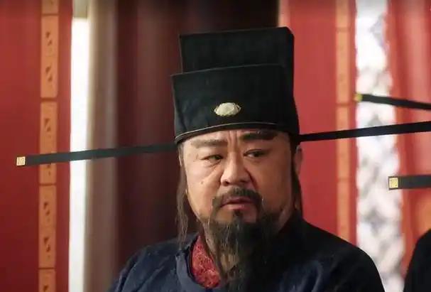 北宋仁宗时期，一农夫家的耕牛舌头被割，他去开封府报案，包拯仅用一招就成功找出凶手