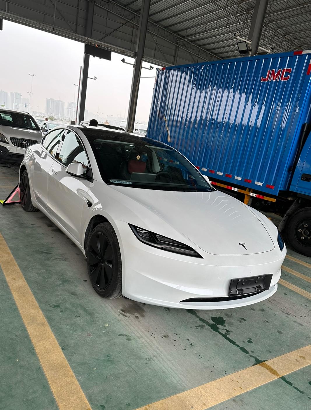 Model3焕新版-行驶999公里记录