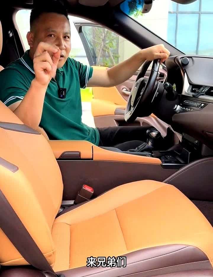 在当今大环境下，很多油车其实卖的真的并不是太好。

很多人都喜欢新能源的车，