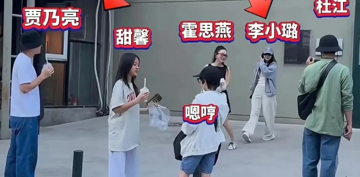 李小璐让霍思燕带女儿进圈？
李小璐最近和霍思燕玩得还挺好，俩人在社交平台各种互动