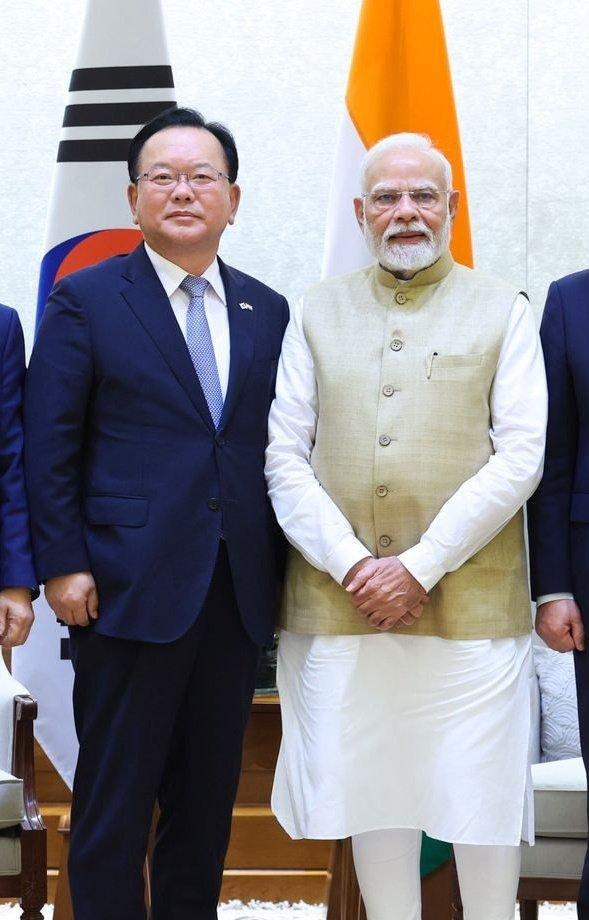 韩国前总理金富谦到新德里访问，身份是李在明总统的特使，印度政府自然不敢怠慢，莫迪