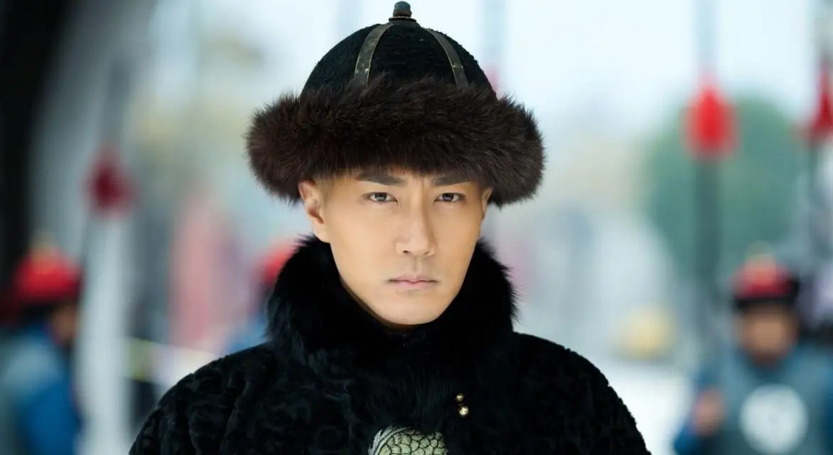 她是努尔哈赤最宠爱的女儿，也是皇太极的亲姐姐。曾受封公主，坐享尊荣，却在1635