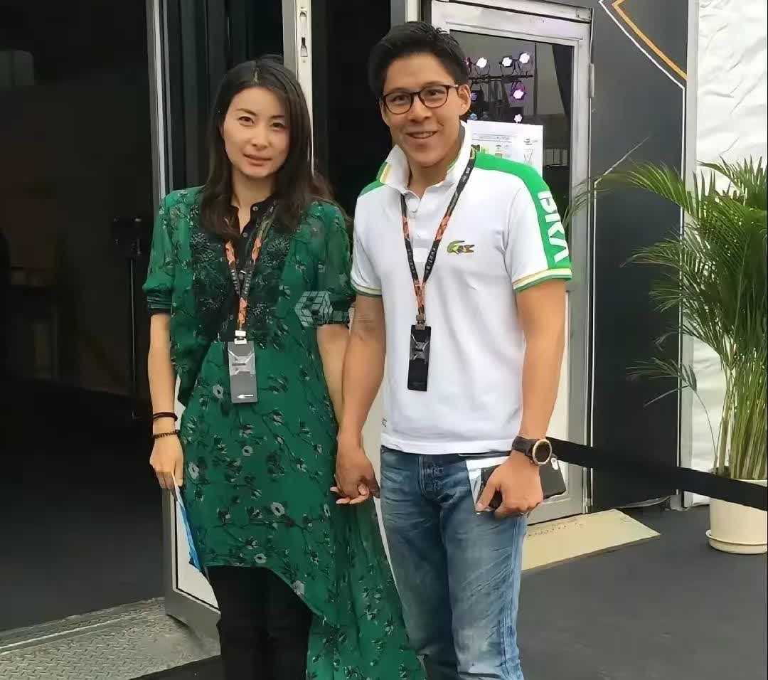郭晶晶今晚怕是睡不着了，
不是他老公出任了院长，
而是她发现，自己带着一家人