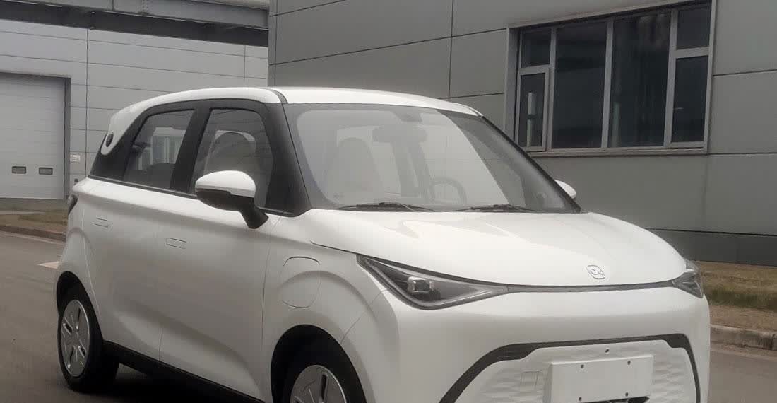 奇瑞QQ要“复活”了，尾标为“多米”，车长3.72米、宽1.7米、高1.6米，上