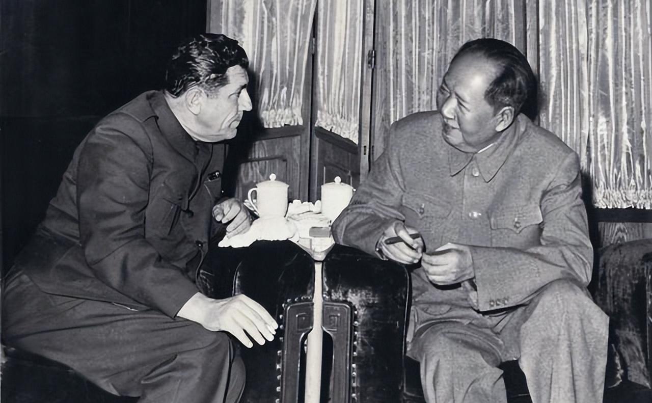 [浮云]1969年，尼克松接到情报，苏联要对中国的多个城市投放原子弹，毛主席听后
