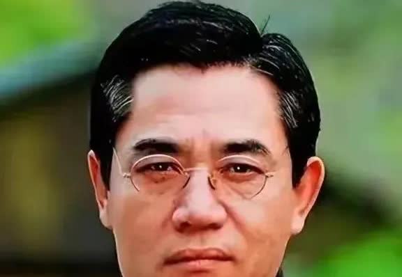 69岁陈宝国状态欠佳，连走路都费劲，这是网友粉丝最不愿意看到的