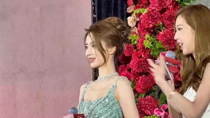 杨颖澳门活动：美得毫不费力，难道是正式复出？