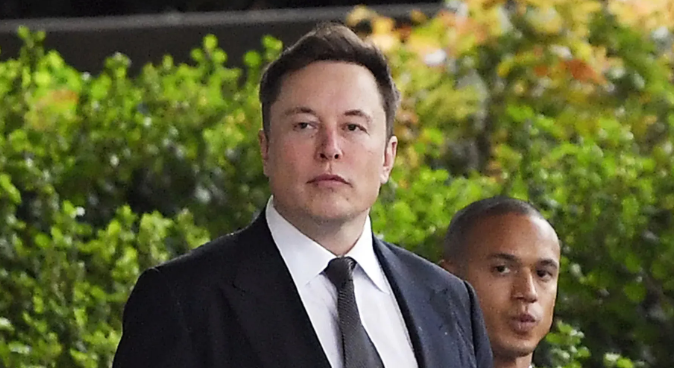 马斯克竟说，只要对乌克兰的寡头们下狠手，制裁一波，乌克兰冲突就能立马停火！

按