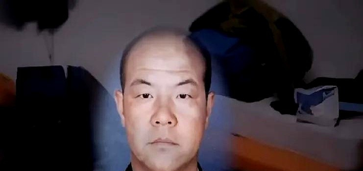 韩国女子报警遭警方漠视











怎么回事？一个女人深夜回家，被人拖