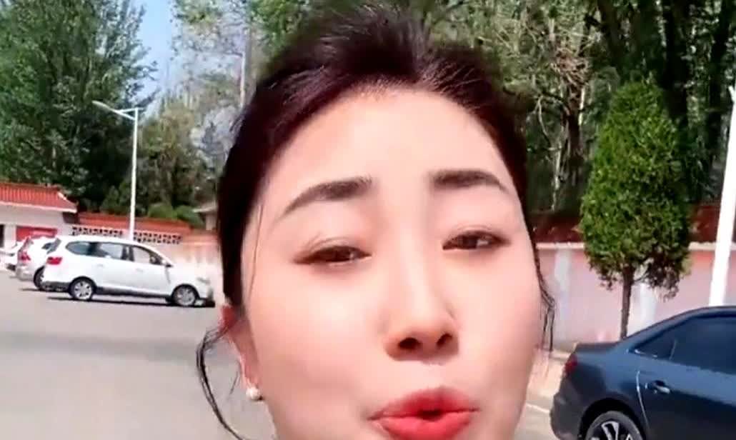这下后悔了！

一女子发视频吐槽，老公月薪50000块，却不愿意帮自己亲弟弟