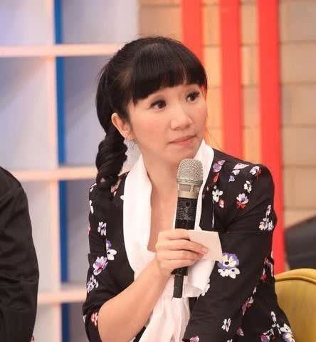 陶晶莹说，自己挺适合上浪姐的，等待节目组的发掘，他说可以唱现场，也可以跳一些搞笑