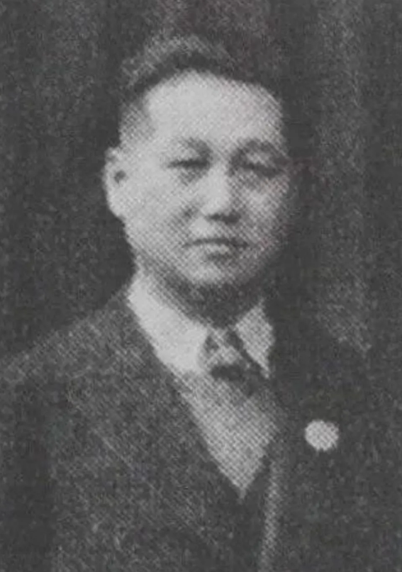 1944年，日本人将我国科学家吴树德用油布死死地包裹起来，随后一把火点燃油布。吴