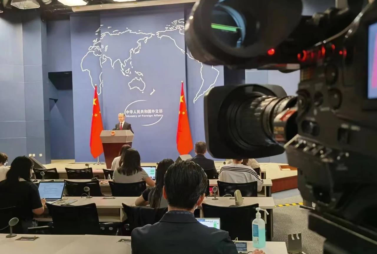 洪都拉斯总统候选人涉台言论引争议，中驻洪使馆强烈谴责！
7月29日，彭博社报道: