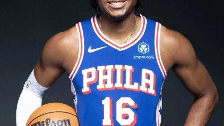 三签约两裁员官宣完成！里夫斯加盟黄蜂，尼克斯热火再签强援