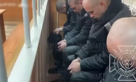 这4名乌克兰军人最终低下了头，对他们所犯的一切事情供认不讳。在法庭上，这4名乌克