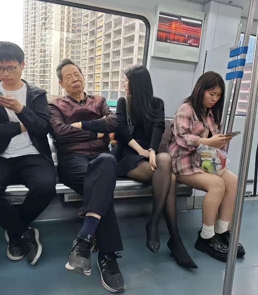 不敢看吗？不敢看吗？不敢看吗？