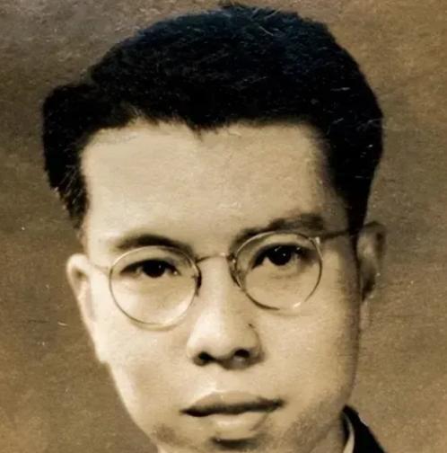 1948年，他不顾妻子反对，用刀划开女儿的后背。看着女儿奄奄一息，妻子瘫软在地。