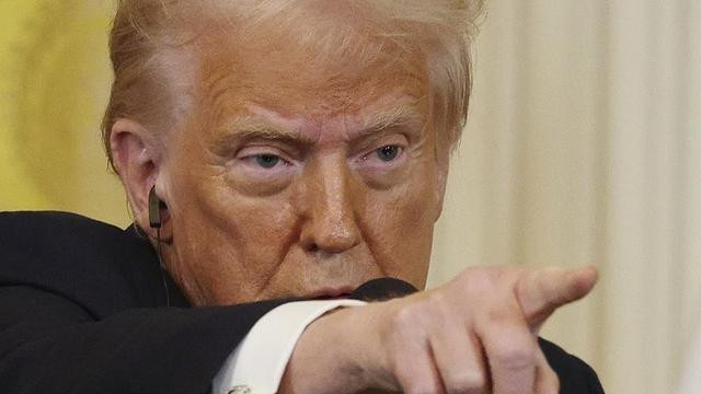 伊朗又作秀：14枚导弹打美军基地，还提前通知，特朗普嘲讽并感谢