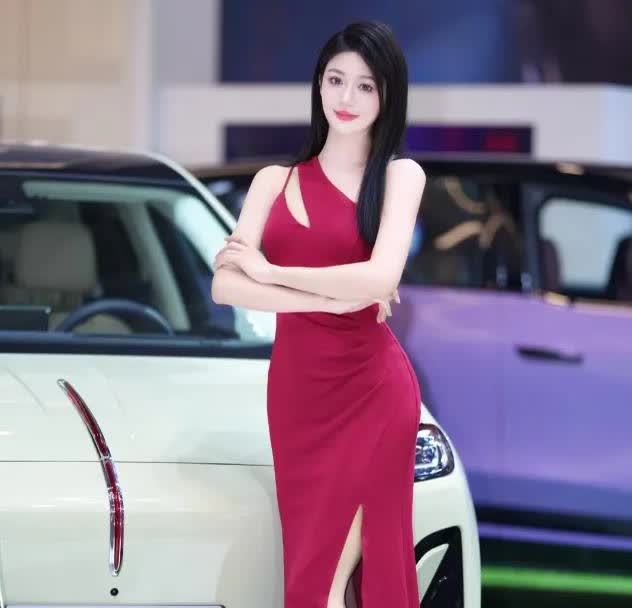 这就是现实啊!
电车30万:使用10年，电费1万，卖1.5万;
油车30万: