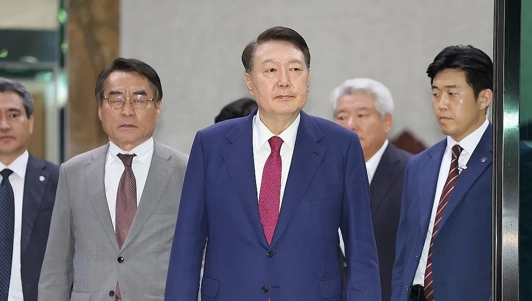 韩国前总统要上庭，结果马上就出











天呐！韩国前总统摊上大事了