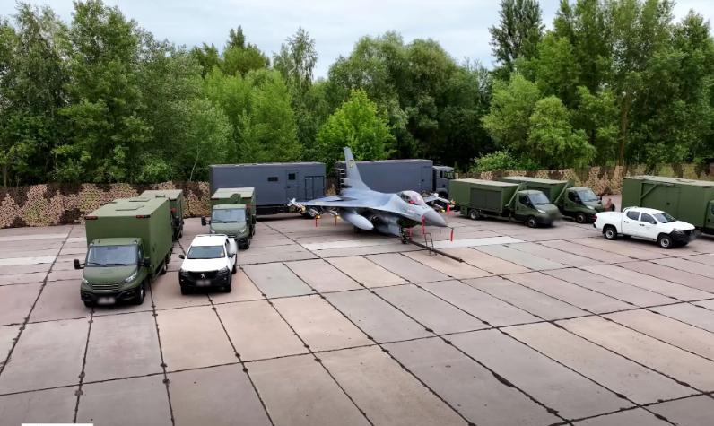 图文：乌克兰F-16战斗机机队装备特种车辆模块使其能够机动作战应对俄弹道导弹威胁
