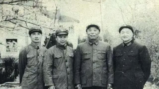 76年，毛主席病重邓小平下落不明，宋时轮：万不得已，我们要兵谏
