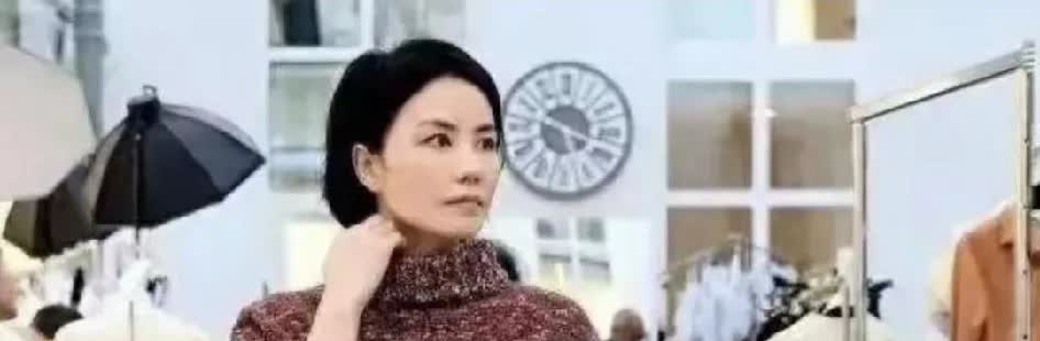 王菲为何要跟李亚鹏离婚？ 

全网深挖出3 个缘由：
​缘由一：王菲赚钱太