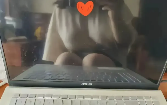 屏幕点不亮了，有懂电脑的哥哥吗？
