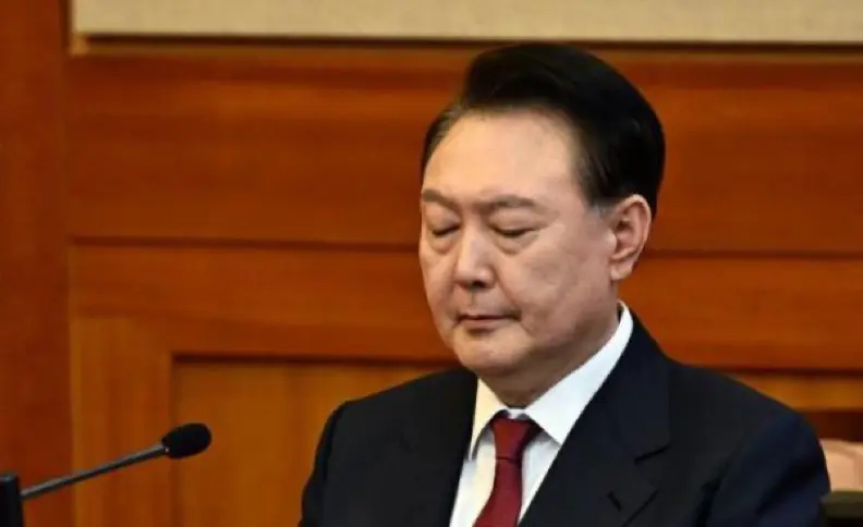 尹錫悅被罷免總統後說的第一句話：“謝謝你，對不起！”

尹錫悅剛剛發表了被免後首