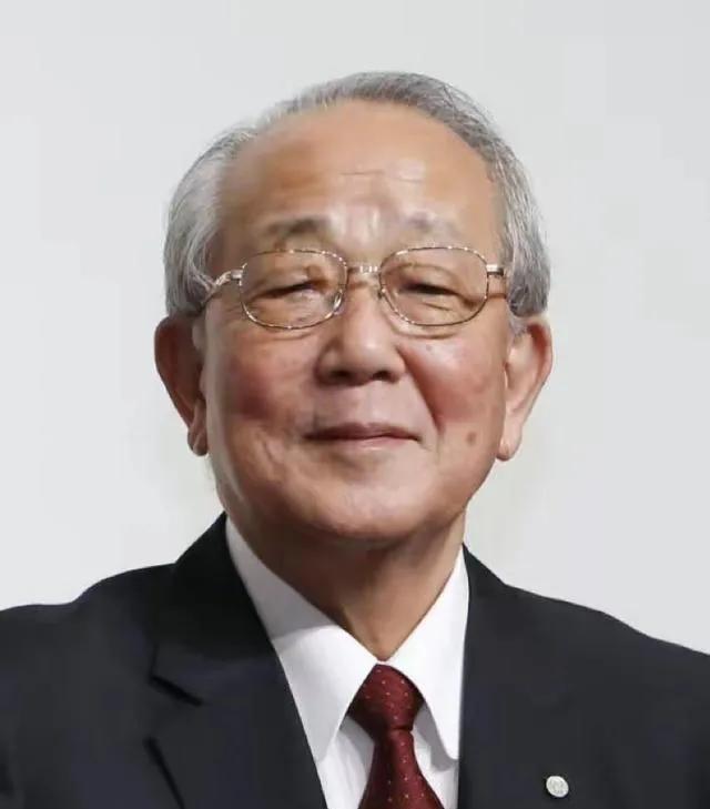 一句很有道理的话：“把时间放在床上，成就了体重；把时间放在书上，成就了智慧；把时