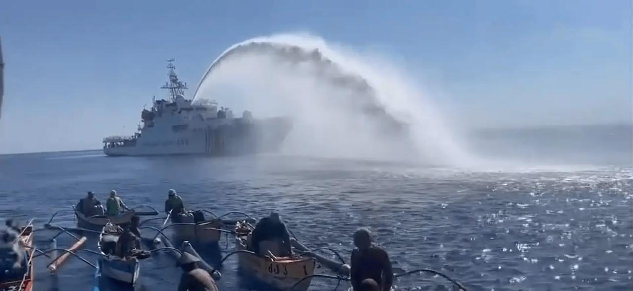 【多艘菲船擅闯铁线礁，中国海警发射水炮驱逐，菲方破大防：从未受此奇耻大辱】
马科