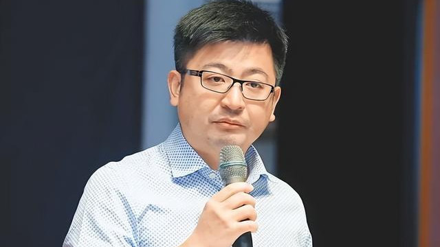 郭台铭刚刚抵达美国，国民党深夜爆发“退党潮”，马英九预判成真