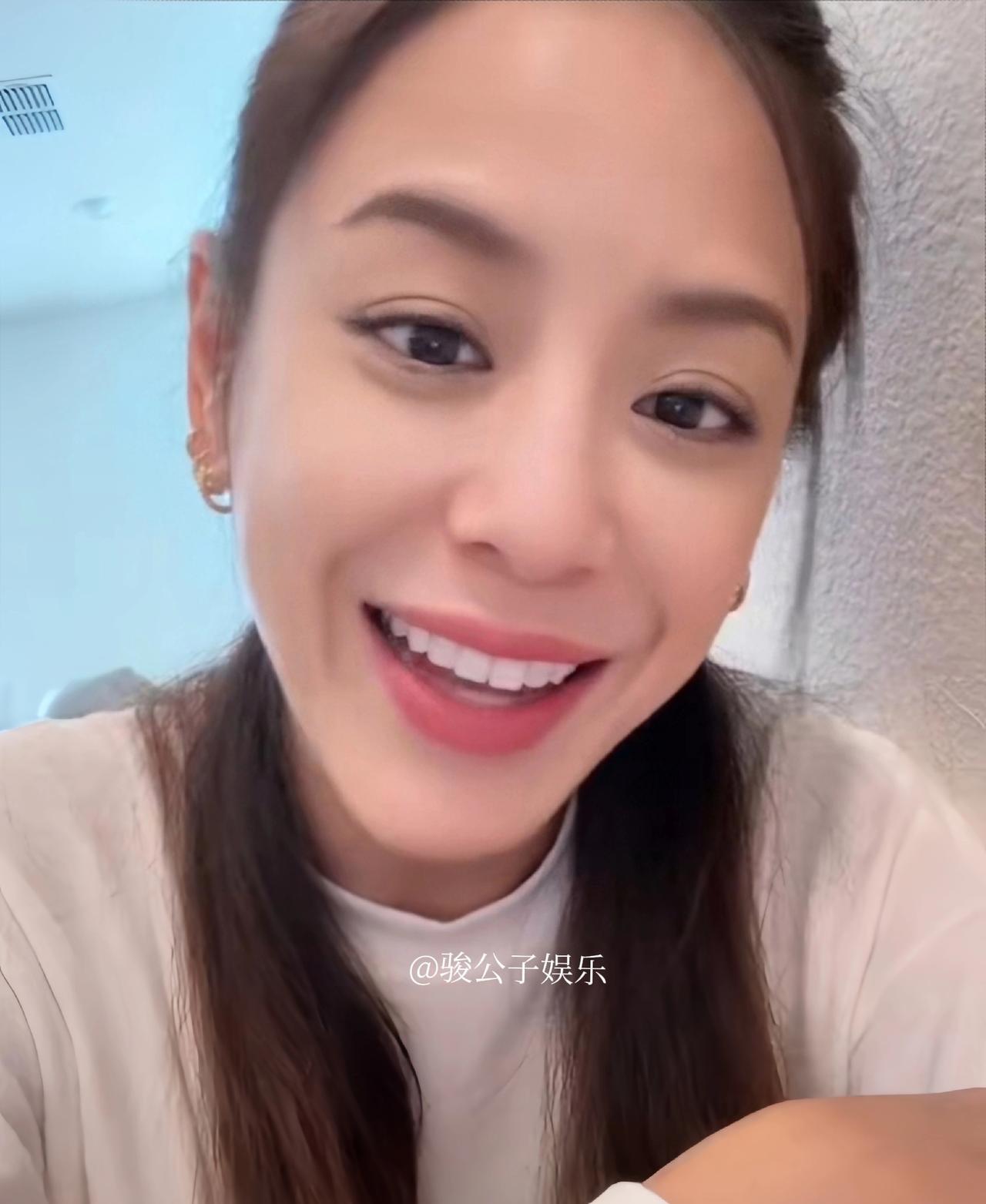 10月3日，歌手、演员江语晨在社交账号上宣布离婚，发文“分手快乐，单身快乐”。她