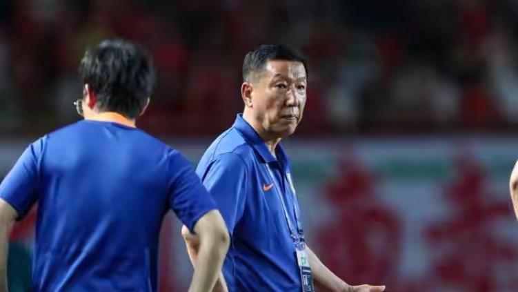 “崔康熙闹剧”再次在泰山队上演，摆脱了崔康熙，却又有一人赖着不走