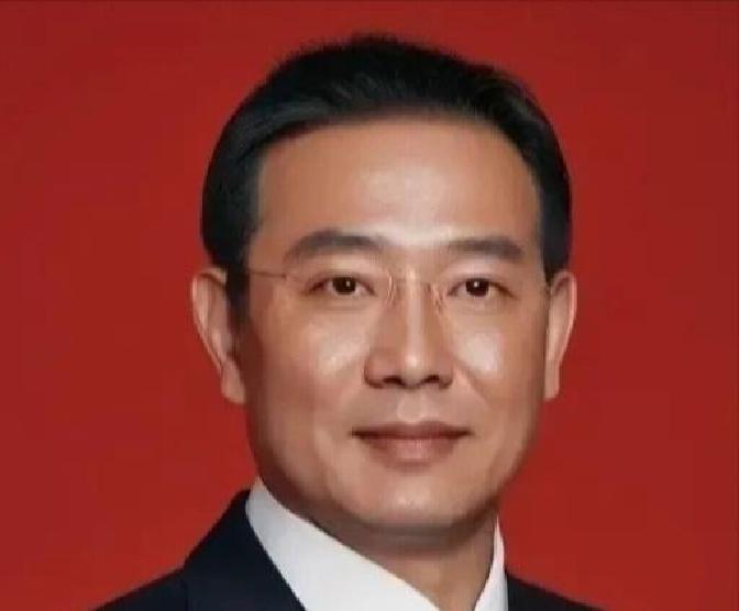 为啥有的人累死累活，好处却总也轮不上？反倒是那些嘴上抹了蜜的，混得风生水起。这事