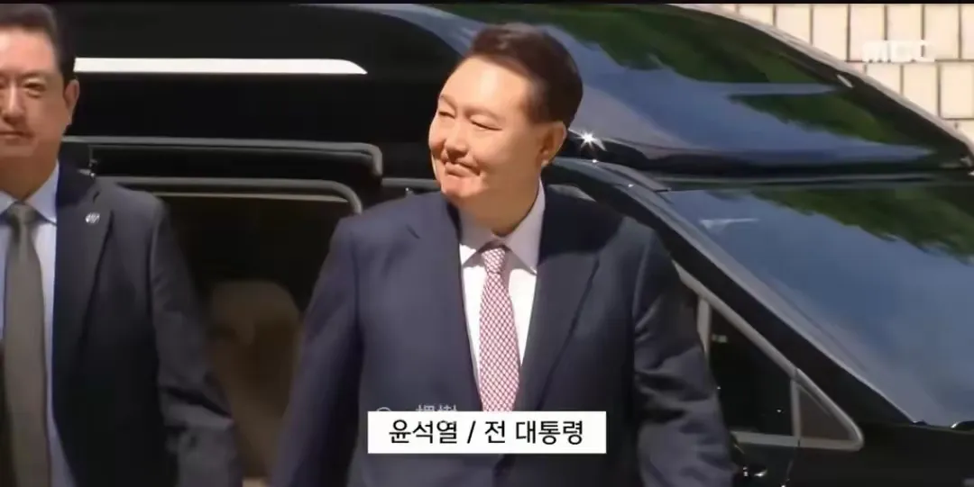 尹锡悦终于禁不住李在明的政治捶打，
如今他终于被逮捕，而令人关注的是，他被关押的