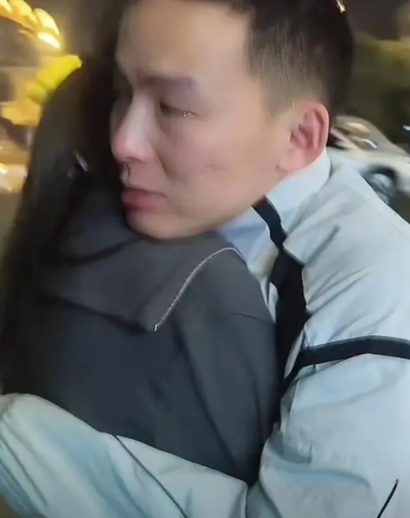 谢浩男以后生活费还得自己挣，信不？如果这场相认谢爸捞不着流量卖不了货，你以为后老