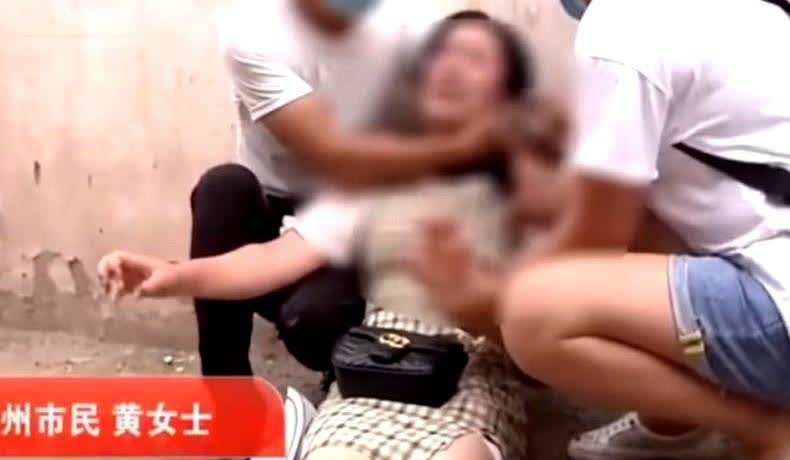 “欠你的钱已经肉偿给你老公了！”2021年郑州一女子借了闺蜜40多万，没成想，当