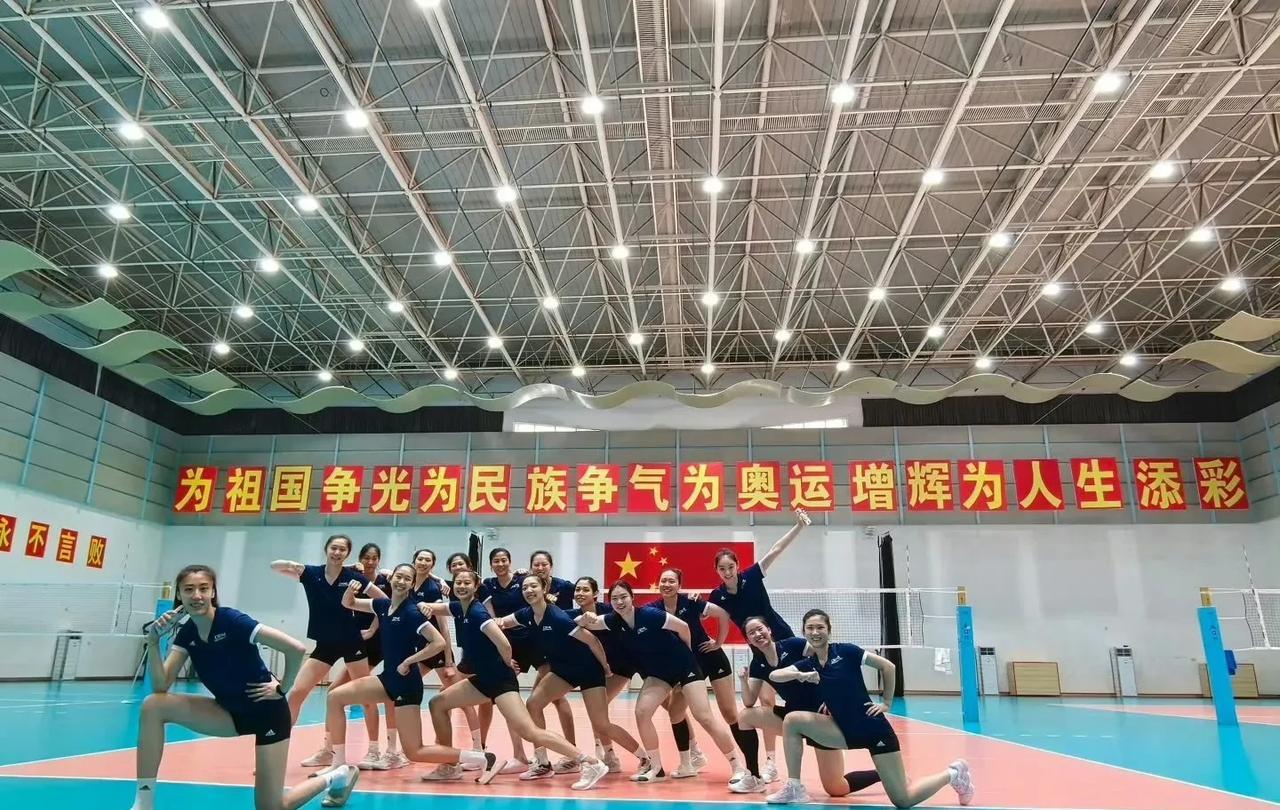 中国女排今日完成最后一天集训，世锦赛14人名单依然没有出炉，李盈莹成为教练团队难