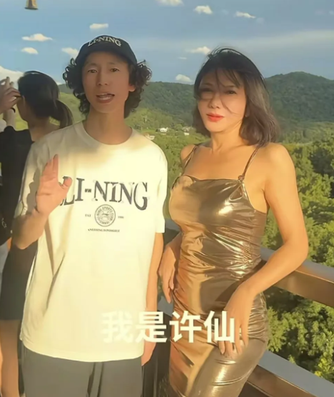 庞麦郎这是接受龚玥菲的爱意了？