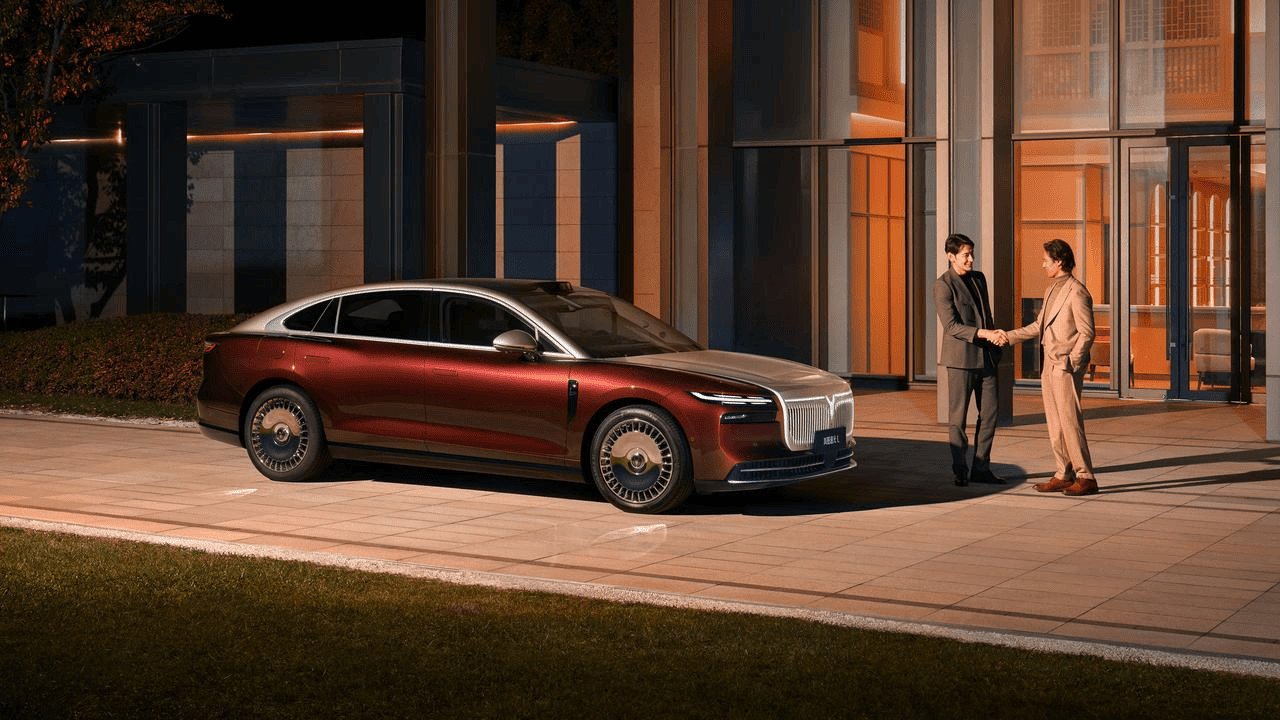 人生高光开追光！岚图追光L破晓上市 售价27.99万-30.99万元