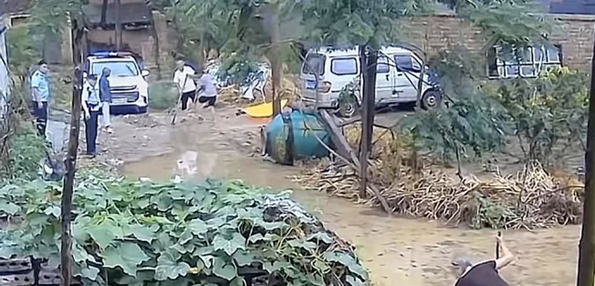 这才是民警的真实状态

没有做作，没有摆拍，真实记录

这才是人民的好警