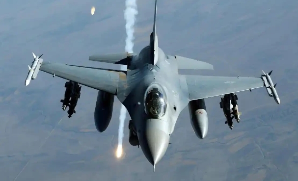 同样都是用F-16，为啥以色列空军和美国空军的F-16就很少被击落？说白了，别说