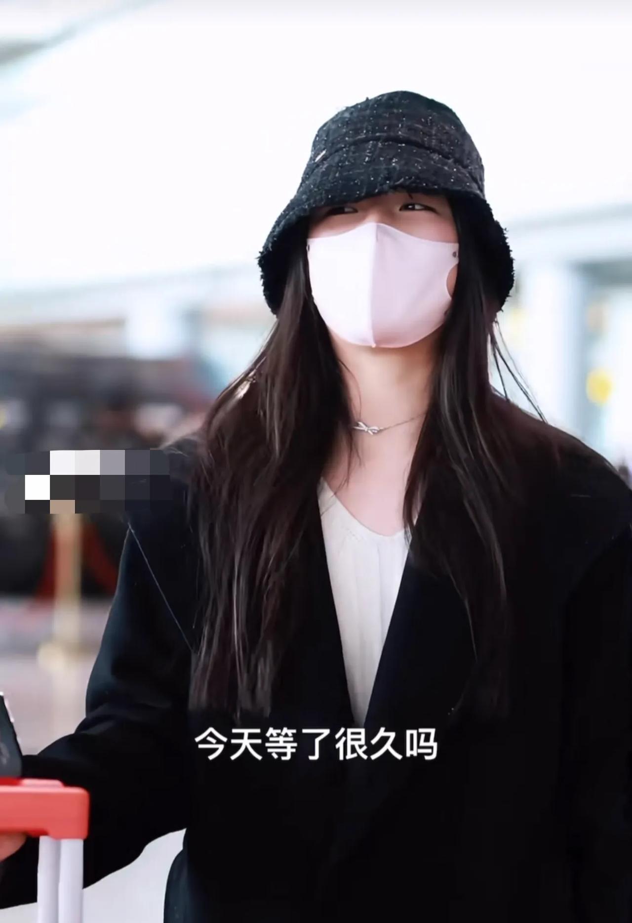 羡慕王诗龄！
刚开学又放假了！
上次出国读书在2月底，距今开学一个月不到，她就放