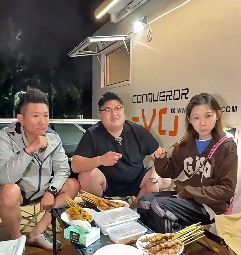 为啥那么多人觉得痞幼长得好看啊？
