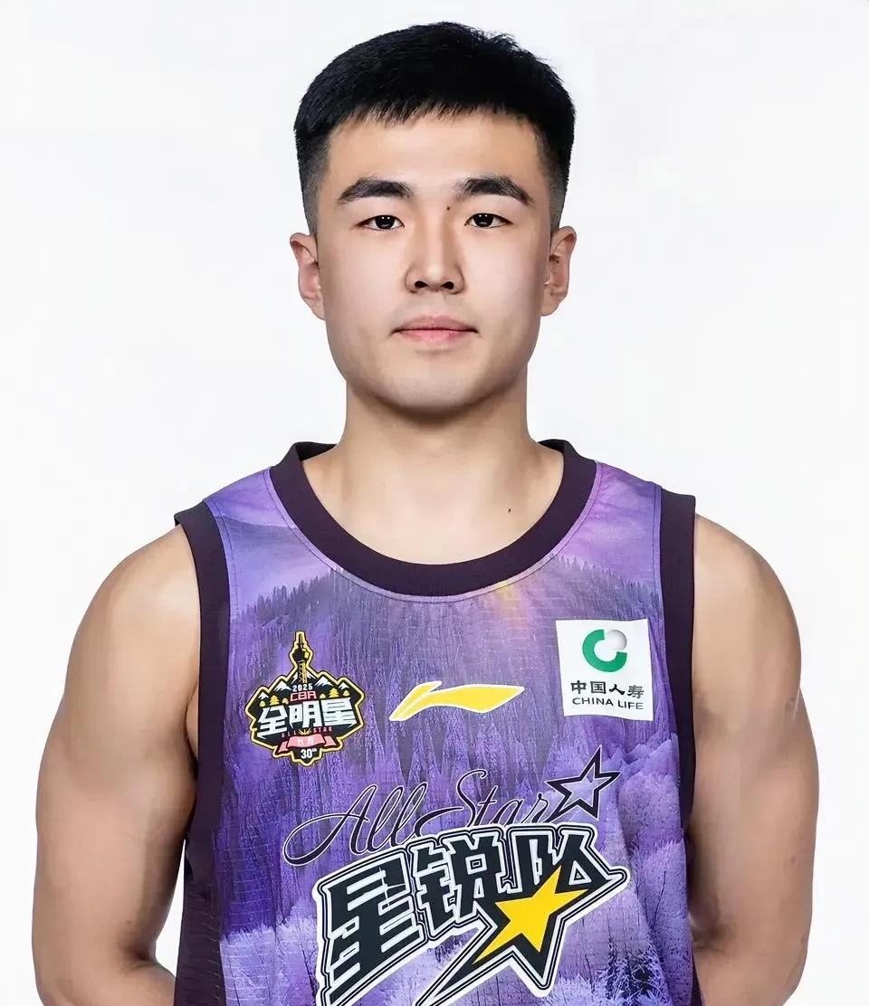 张文逸终于暴露了
他留在广东男篮的真实目的
不是图合同金额高，而是
球队给了他成