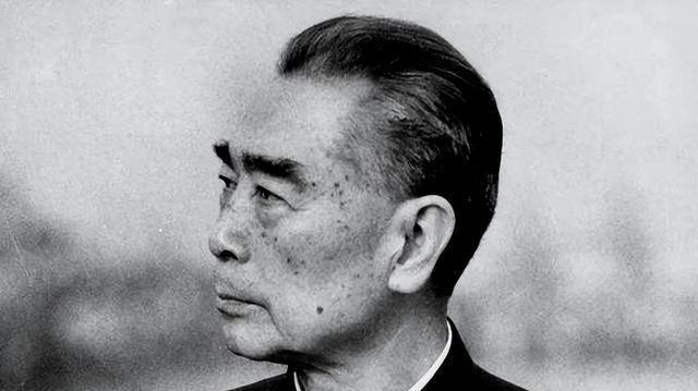 九一三事件后，陈毅念了一首诗，许世友把这首诗挂在办公室